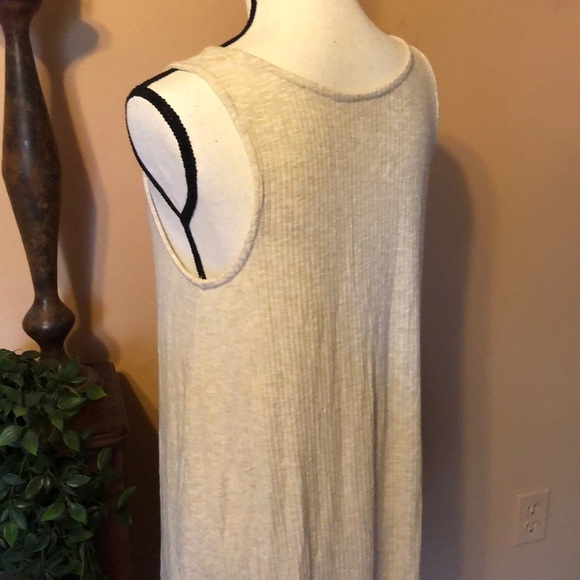 Lazy Sunday’s comfy tan dress - Picture 4 of 4